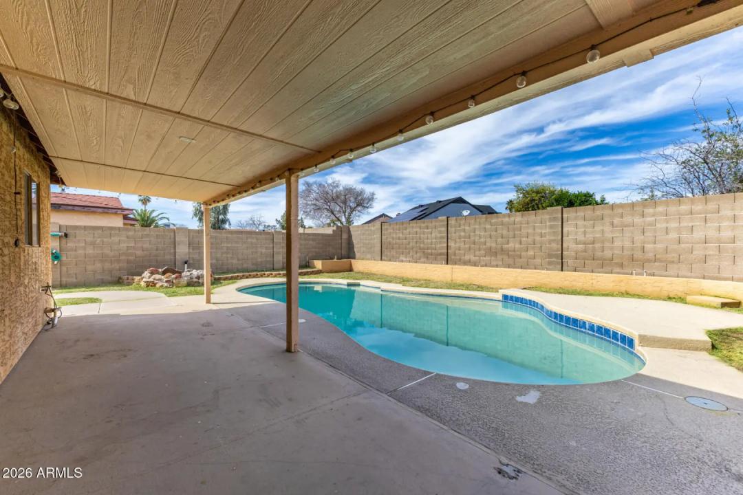 Real Estate Picture 16