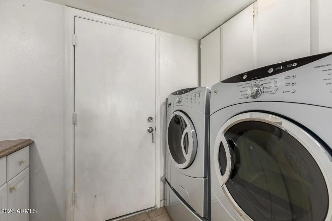 Real Estate Picture 12