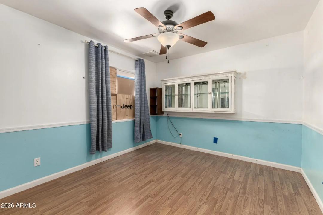 Real Estate Picture 8