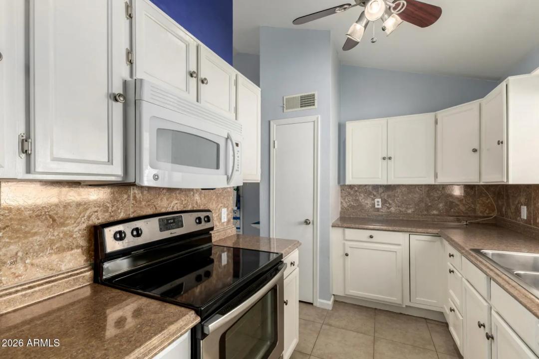 Real Estate Picture 3