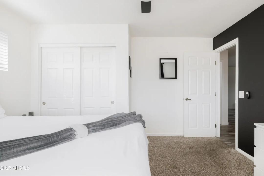 Real Estate Picture 25