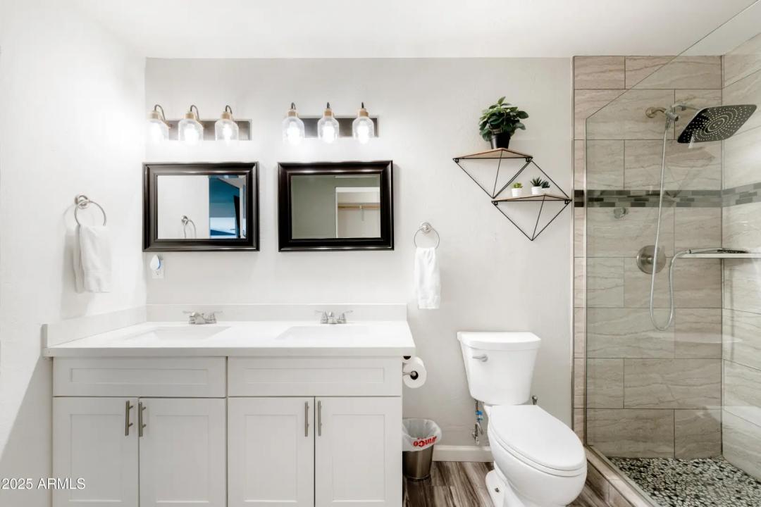 Real Estate Picture 17