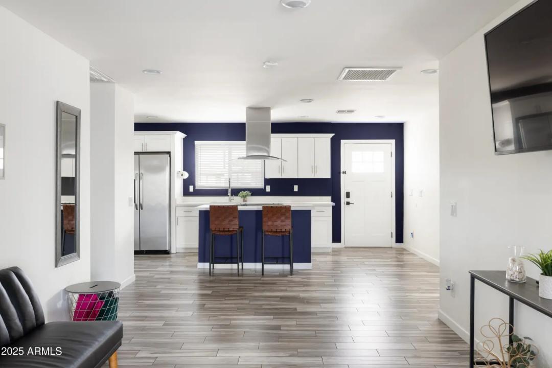 Real Estate Picture 8