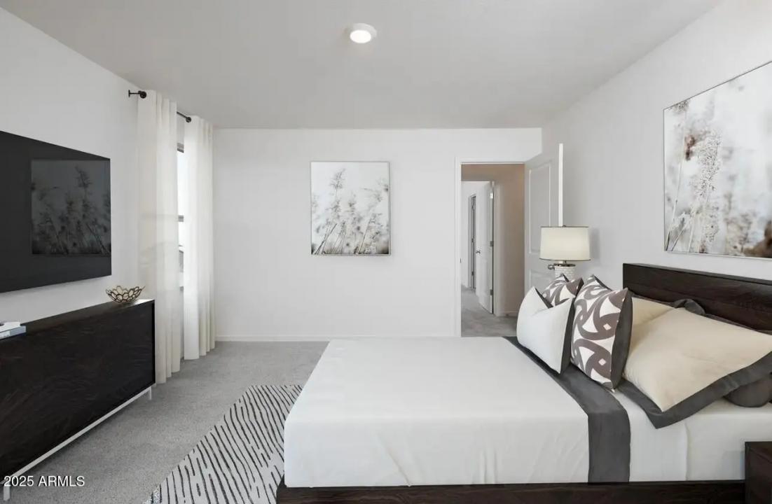 Real Estate Picture 11