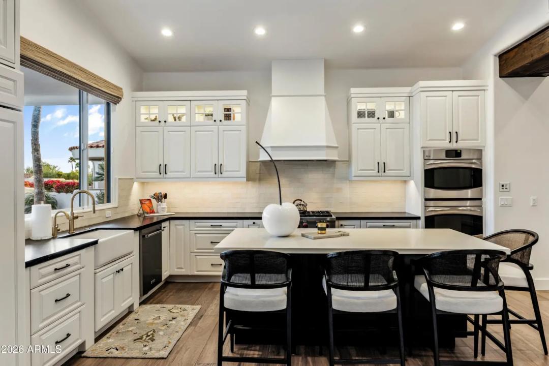 Real Estate Picture 5