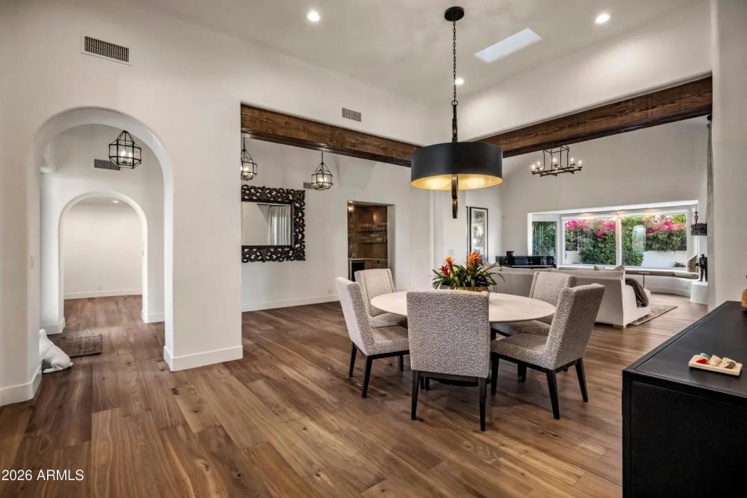 Real Estate Picture 14