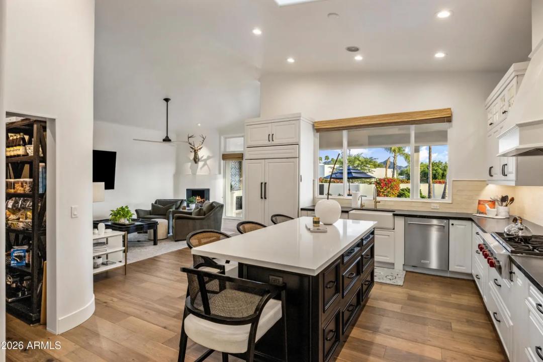 Real Estate Picture 17