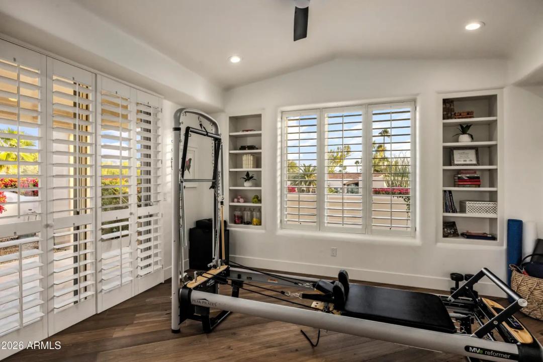 Real Estate Picture 24