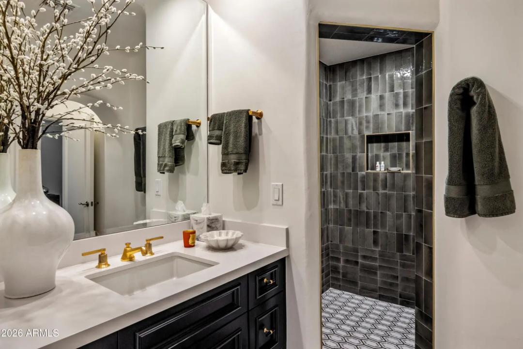 Real Estate Picture 30