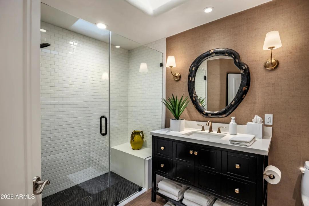 Real Estate Picture 32