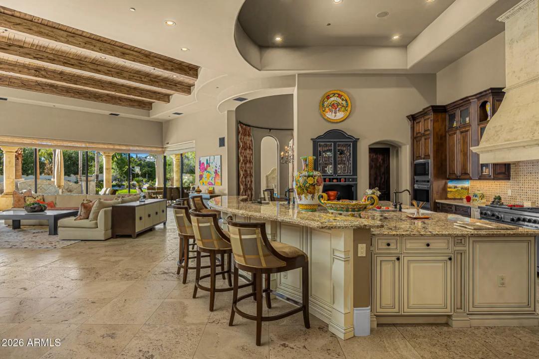 Real Estate Picture 12