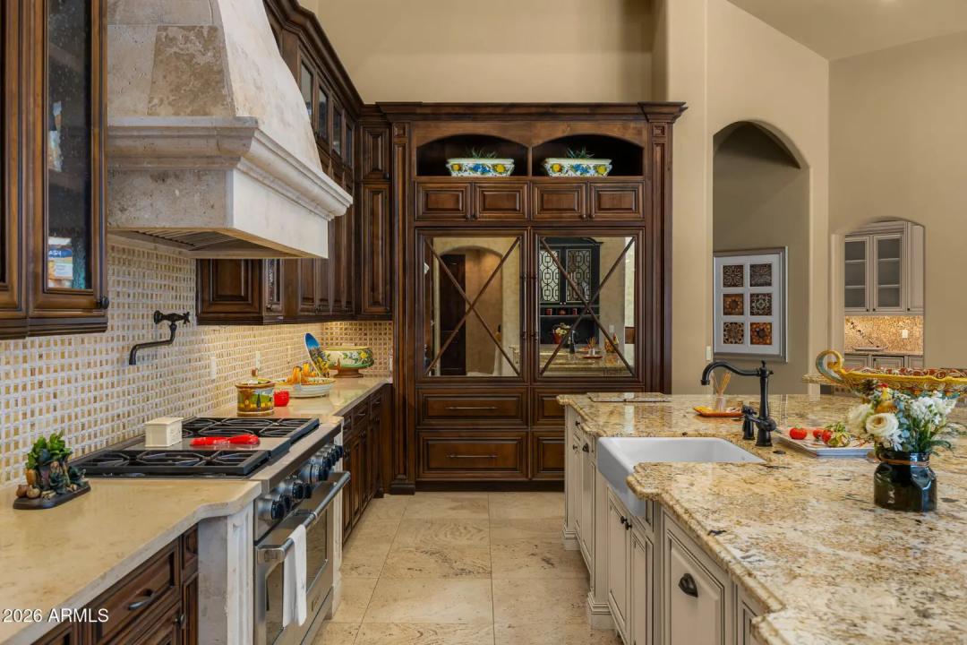 Real Estate Picture 16