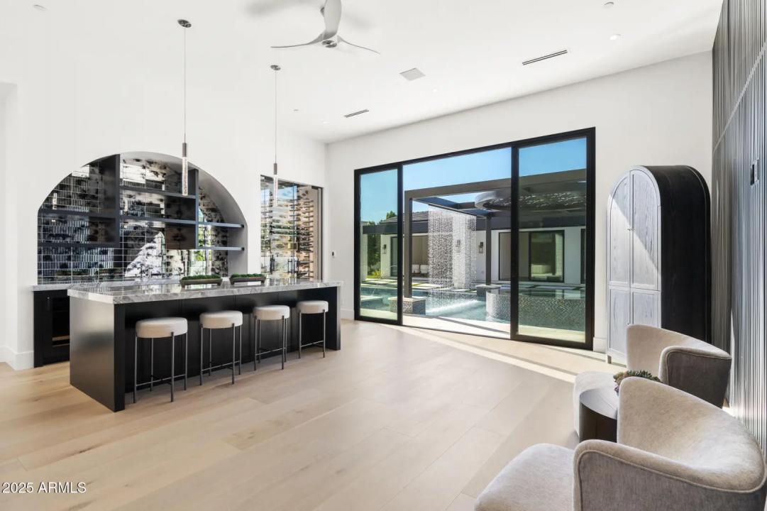 Real Estate Picture 32