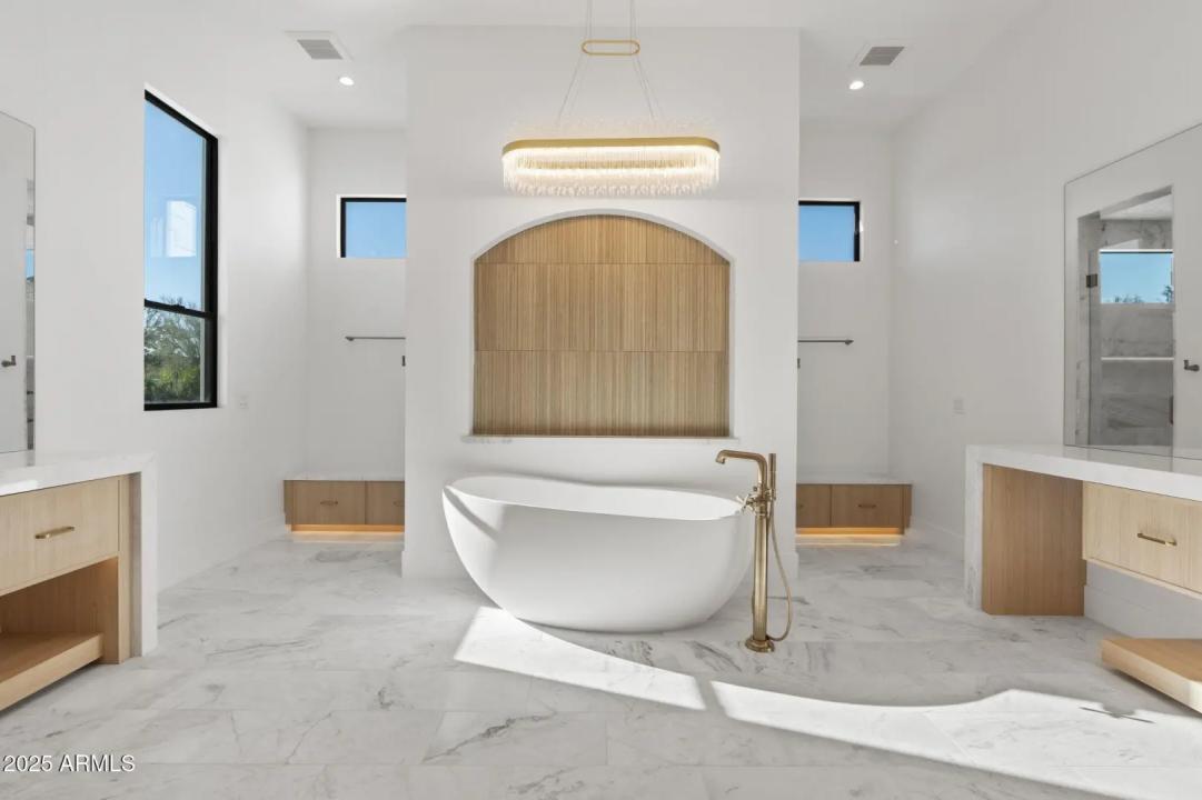 Real Estate Picture 26