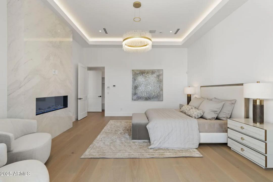 Real Estate Picture 25