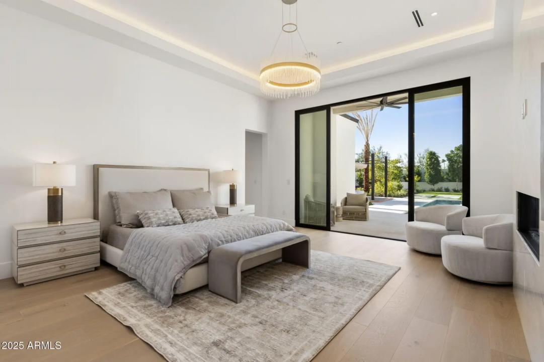 Real Estate Picture 24