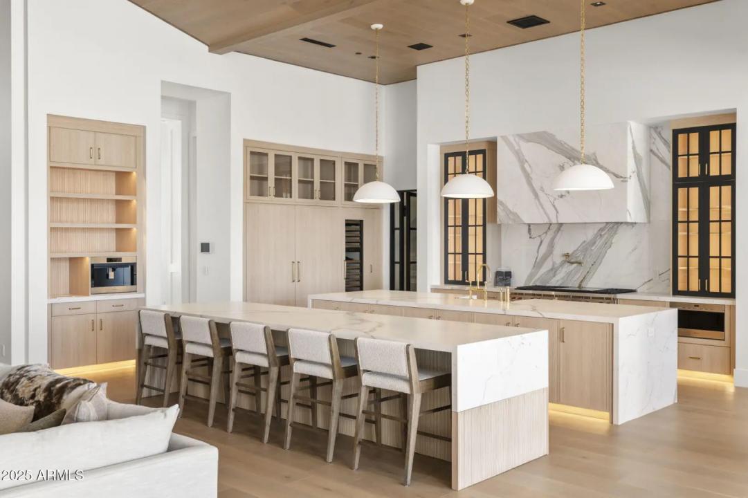 Real Estate Picture 14