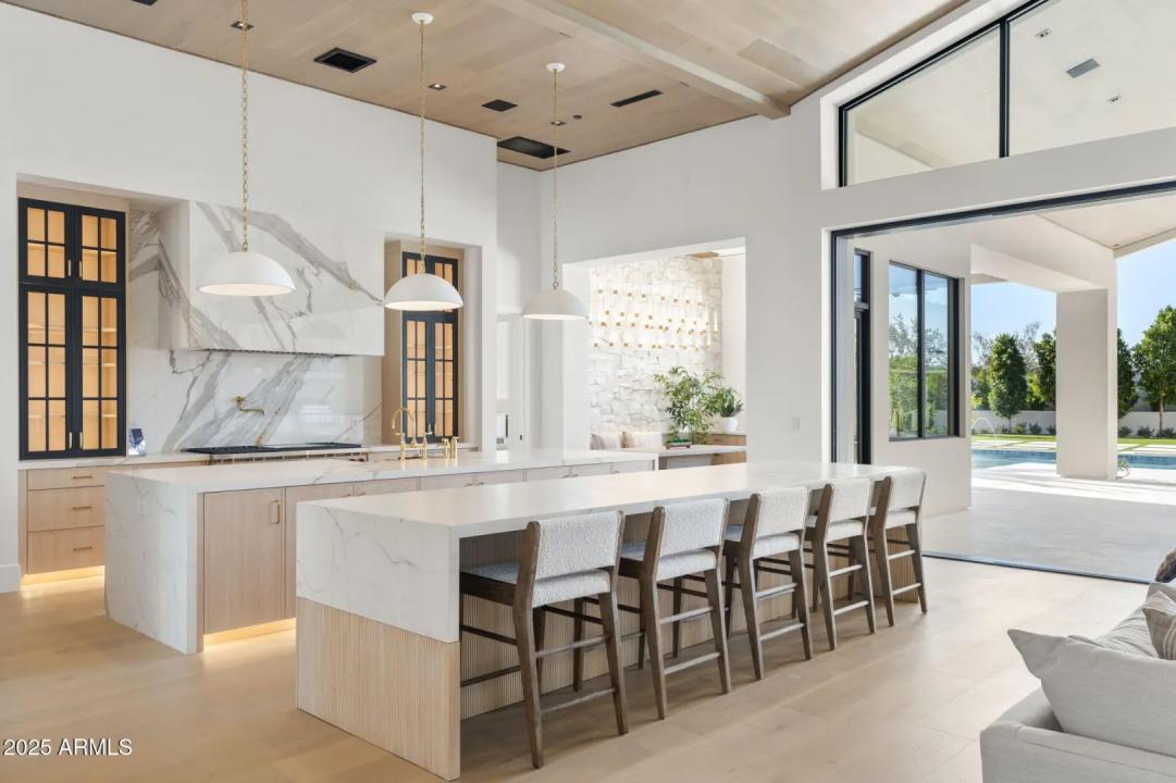 Real Estate Picture 15