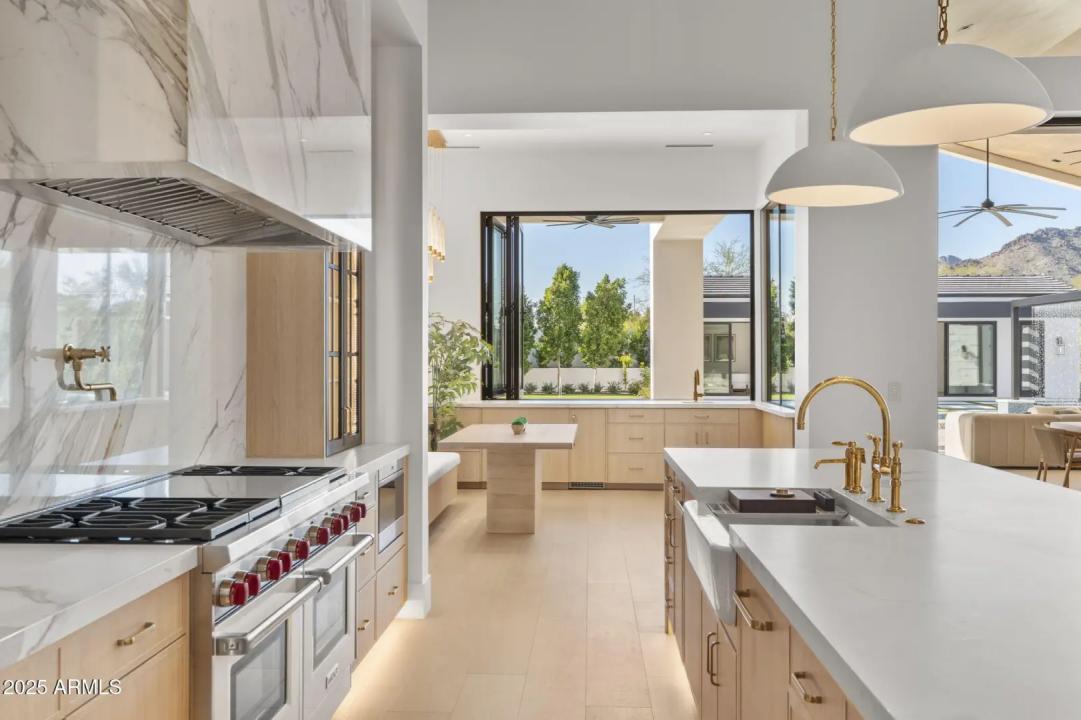 Real Estate Picture 17