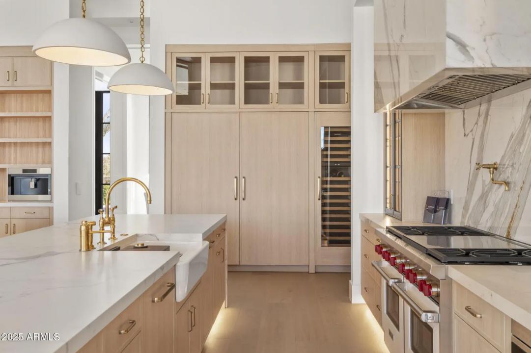 Real Estate Picture 18