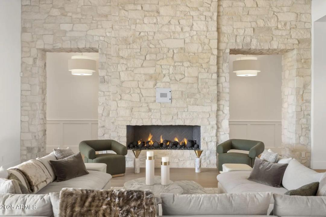 Real Estate Picture 13