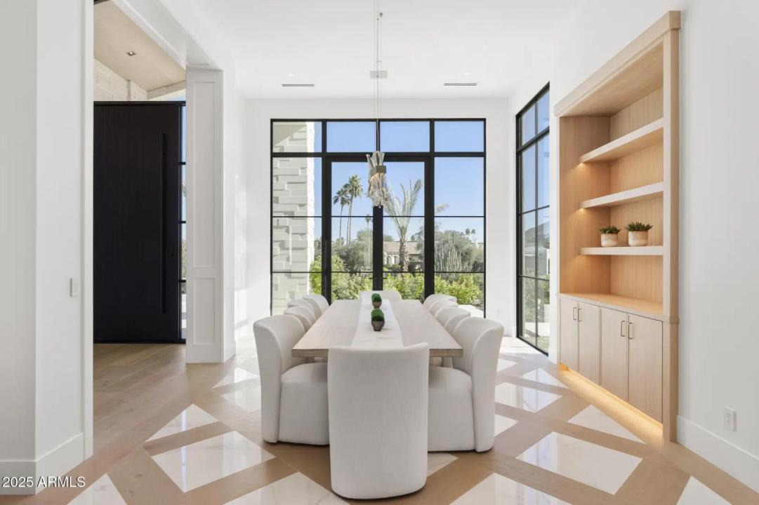 Real Estate Picture 7