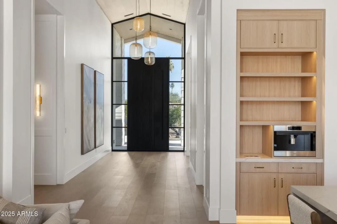 Real Estate Picture 5