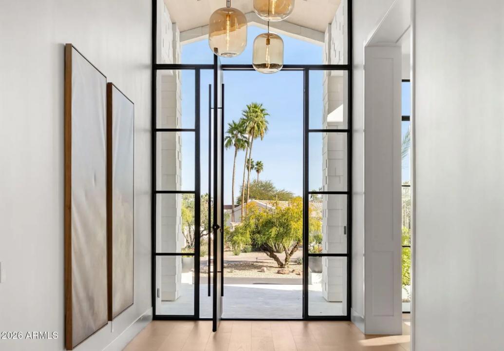 Real Estate Picture 4