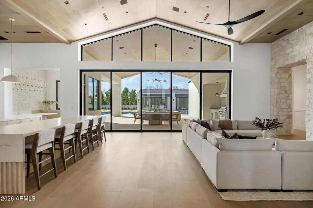 Real Estate Picture 10