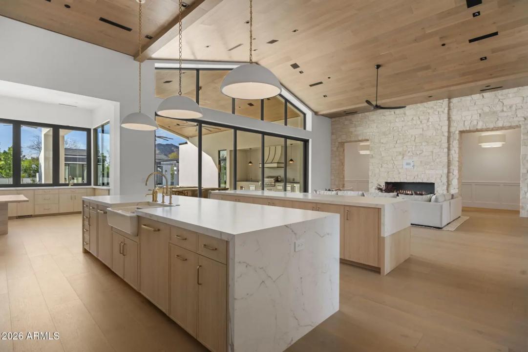 Real Estate Picture 22