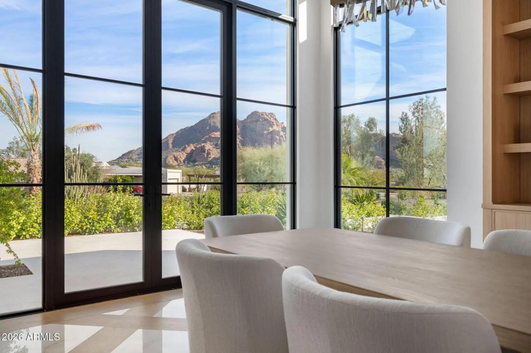 Real Estate Picture 8