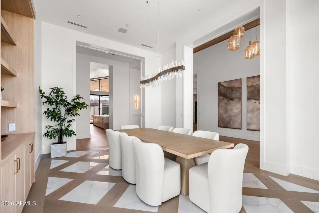 Real Estate Picture 5