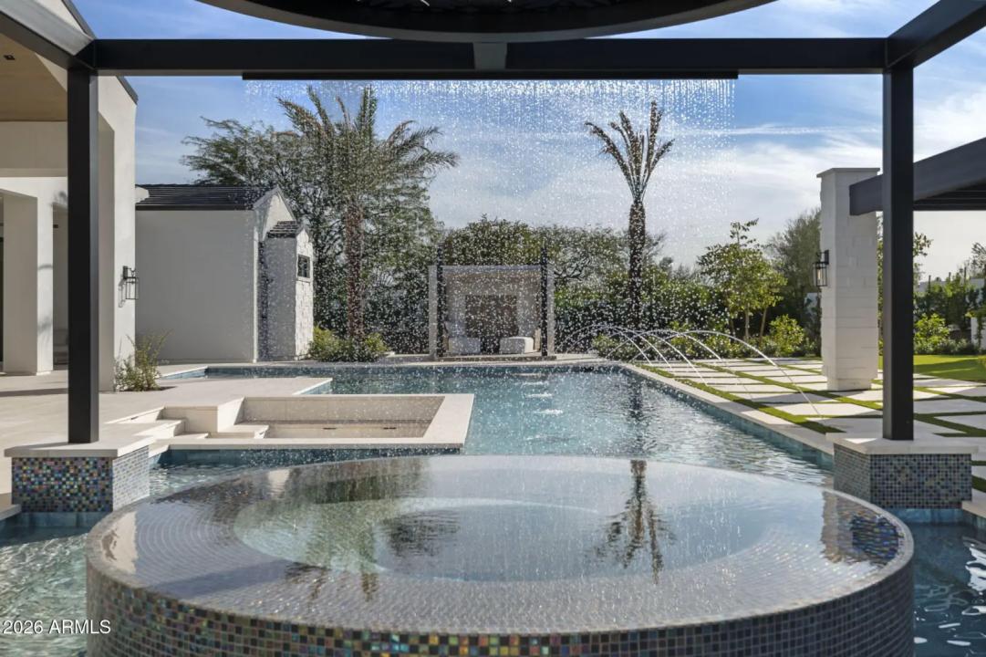 Real Estate Picture 64