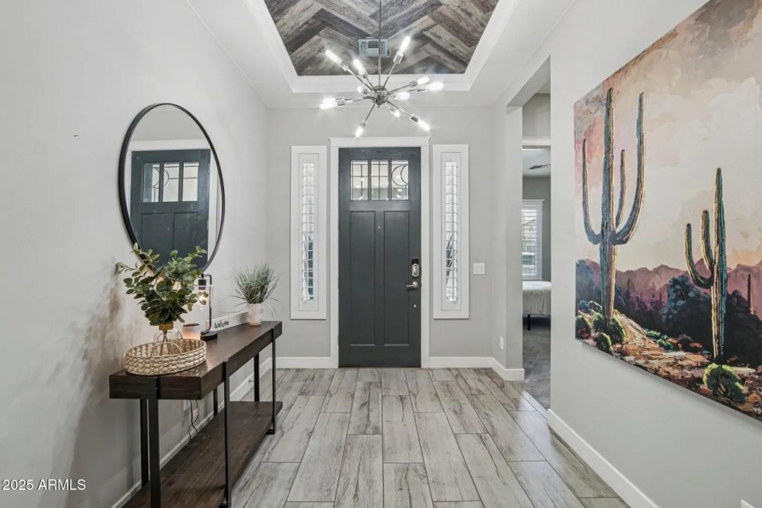 Real Estate Picture 4