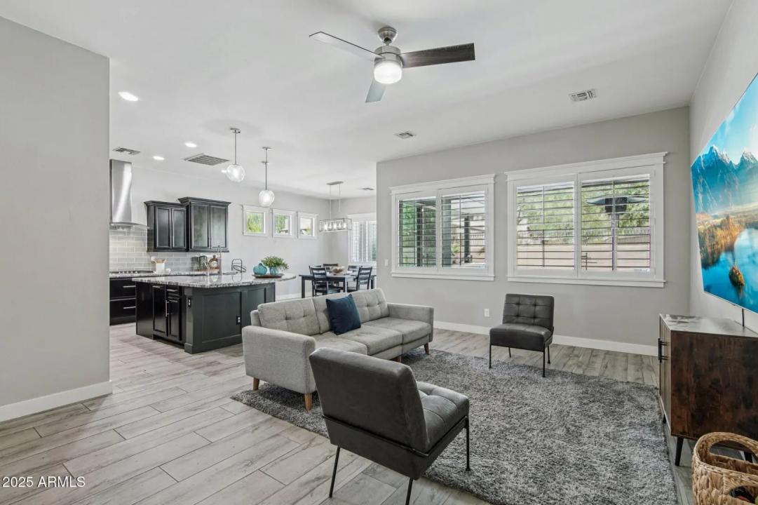 Real Estate Picture 10