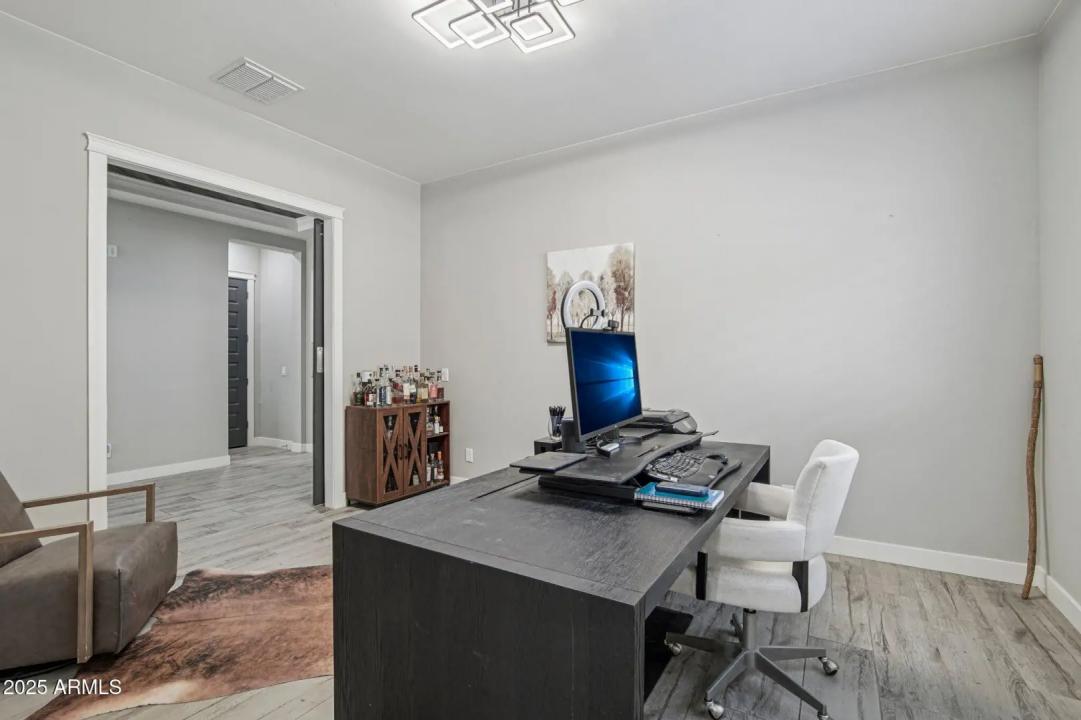 Real Estate Picture 12