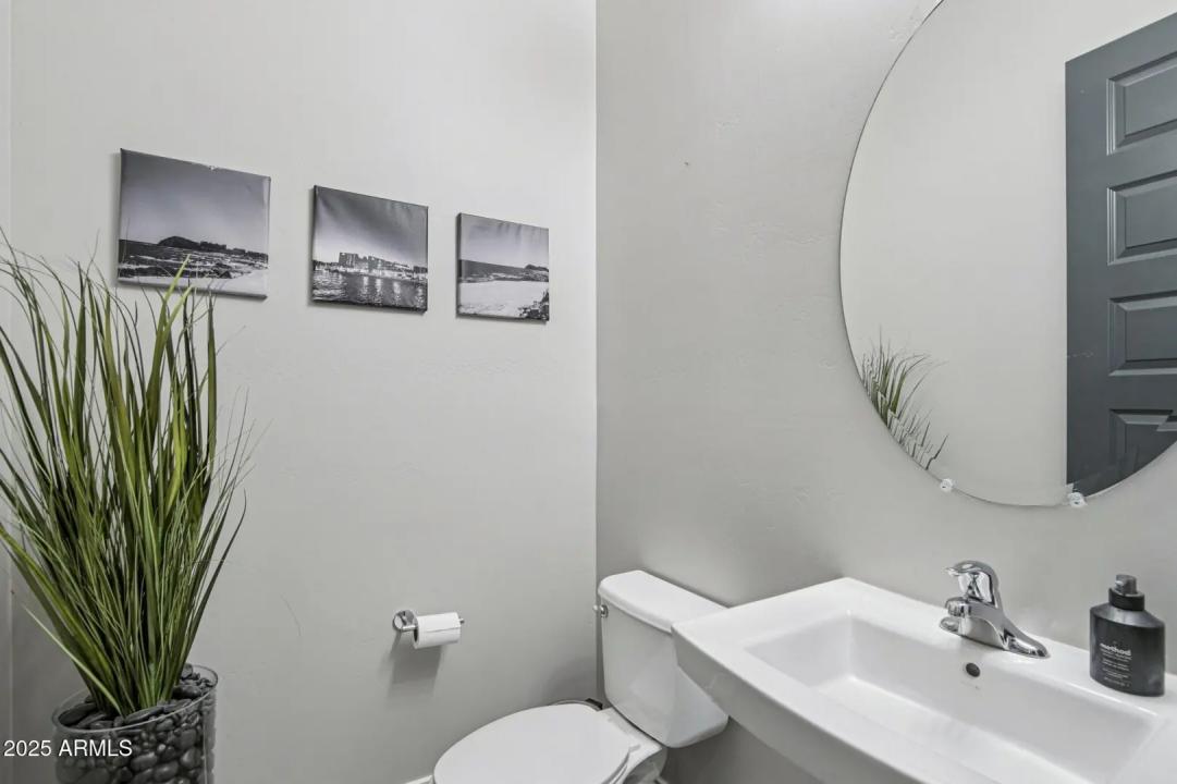 Real Estate Picture 14