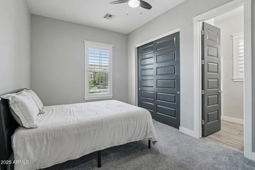 Real Estate Picture 21