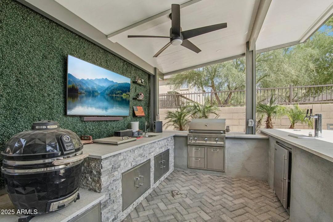 Real Estate Picture 30