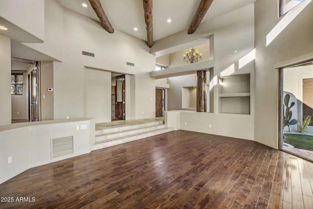 Real Estate Picture 8