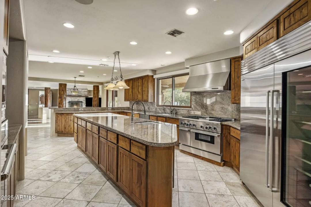 Real Estate Picture 10