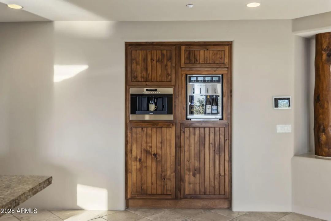 Real Estate Picture 14