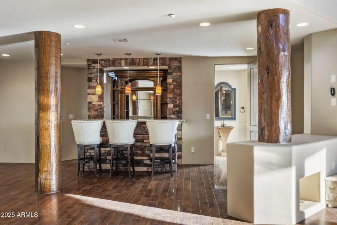 Real Estate Picture 22