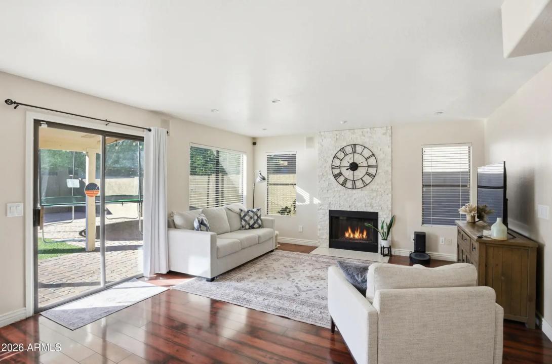 Real Estate Picture 8