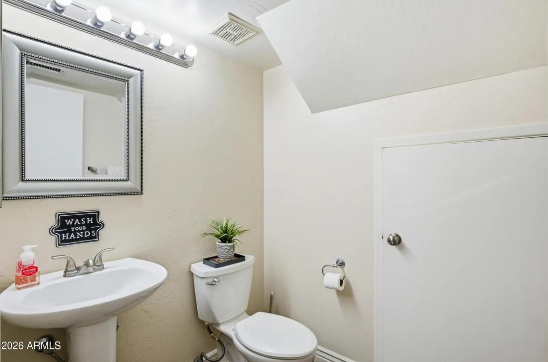 Real Estate Picture 25
