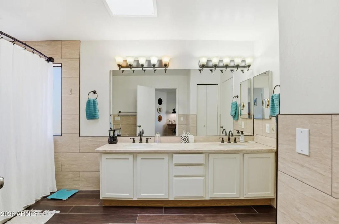Real Estate Picture 19
