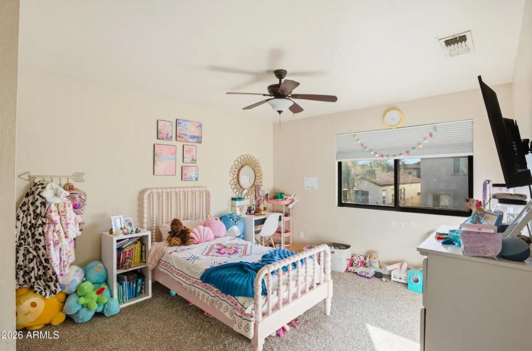 Real Estate Picture 23