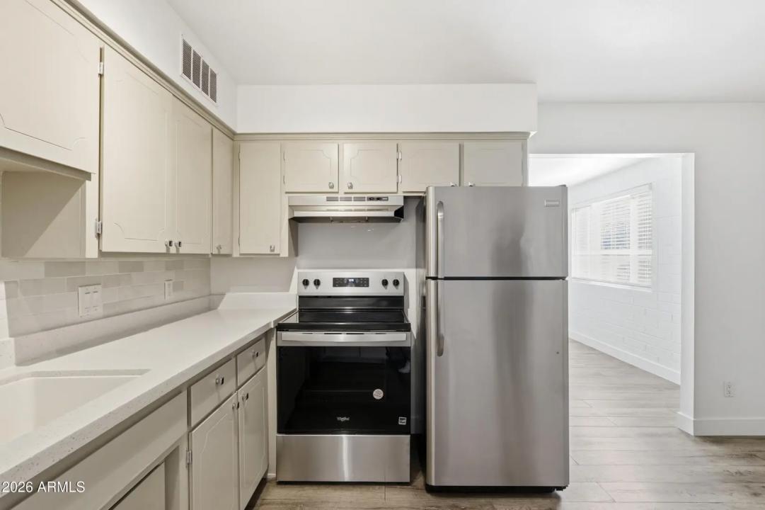 Real Estate Picture 9