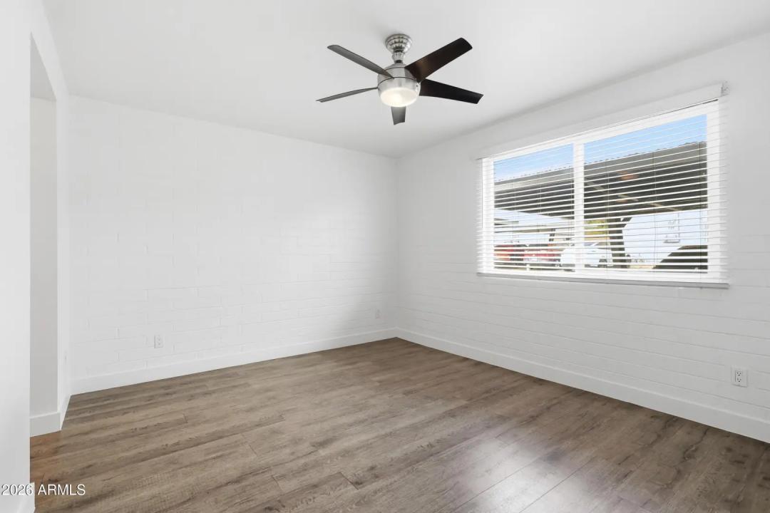 Real Estate Picture 10