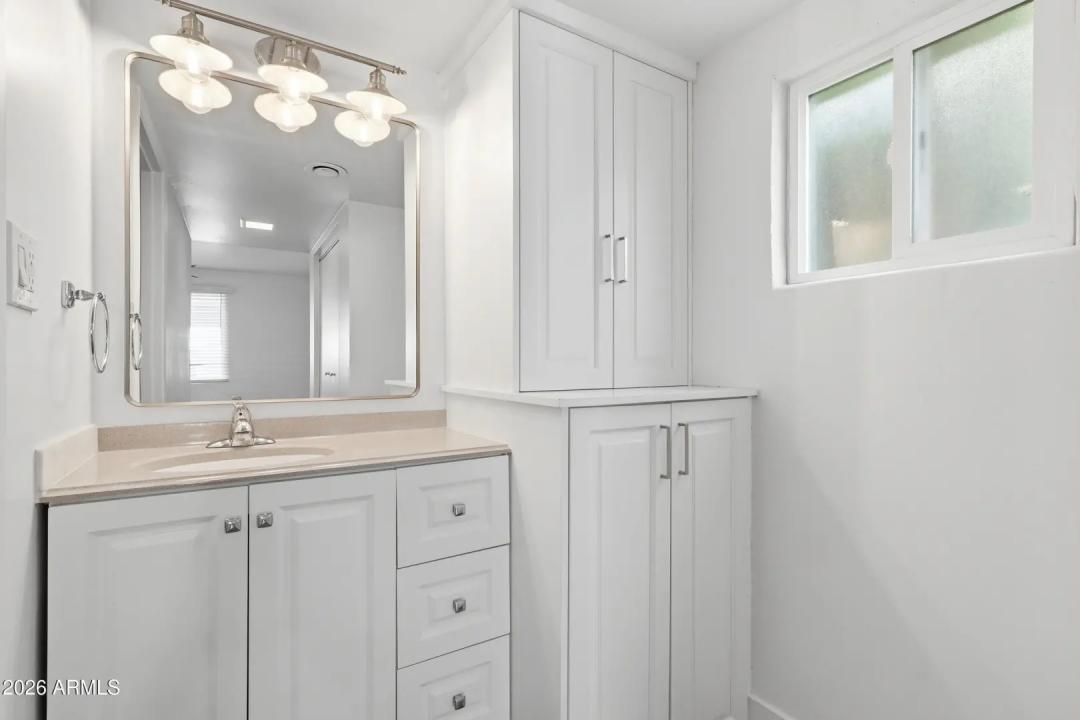 Real Estate Picture 14